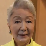 草笛光子の年収の全貌｜資産や自宅、家族関係から健康まで徹底解説